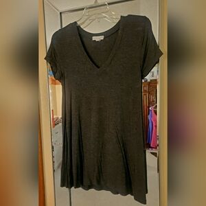 🧡4/$20 Bundle Select Items to Get Offer 🧡Charcoal V-Neck Maternity Top